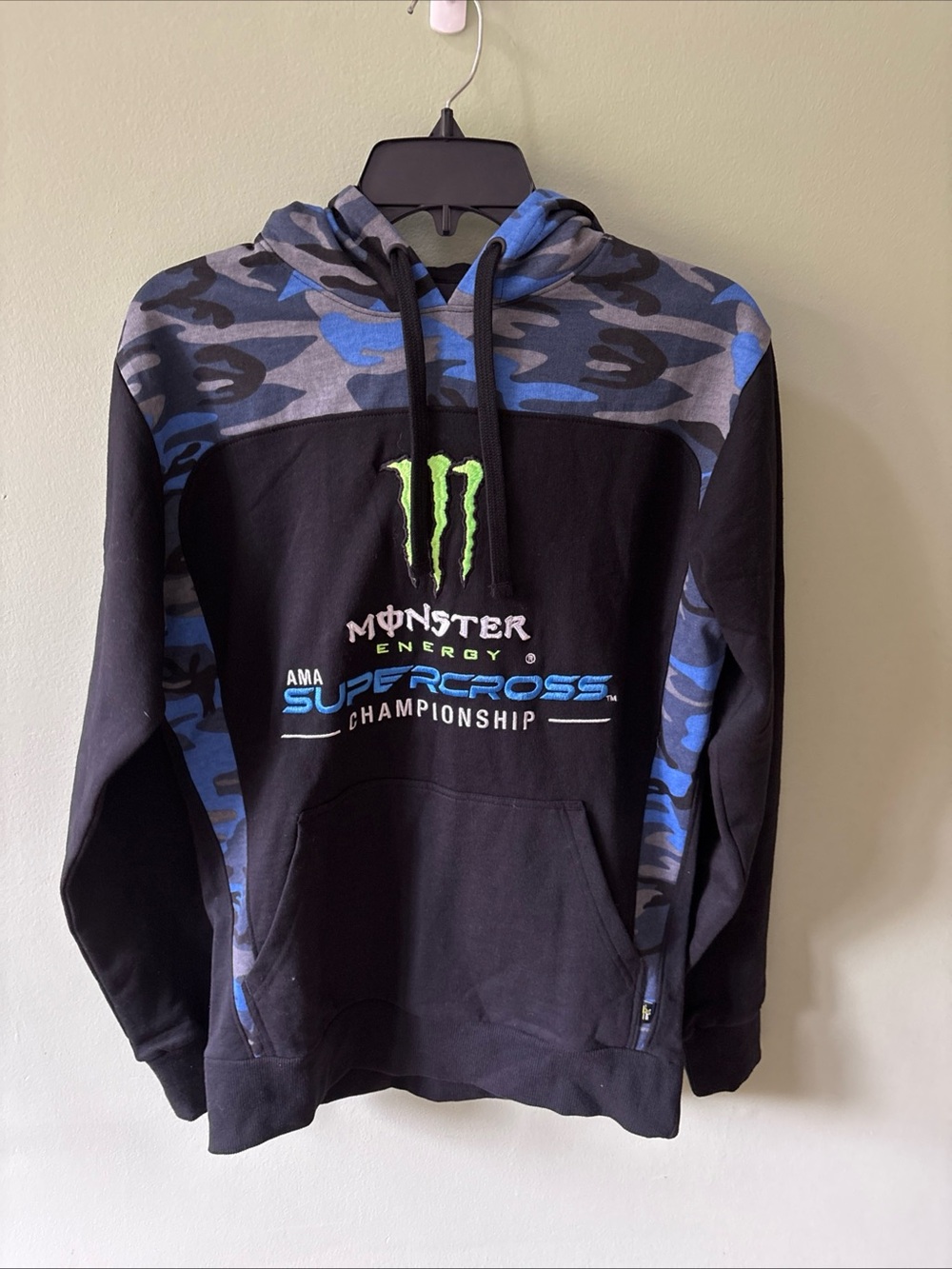 Monster Energy AMA Supercross Championship Hoodie Size S  Black /camo Blue NEW